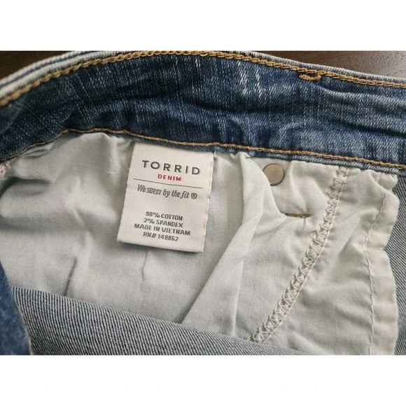 Torrid Size 18 Jean Shorts Denim 3.5in High Rise Short Vtg Montauk Shorts NWT - Picture 9 of 14